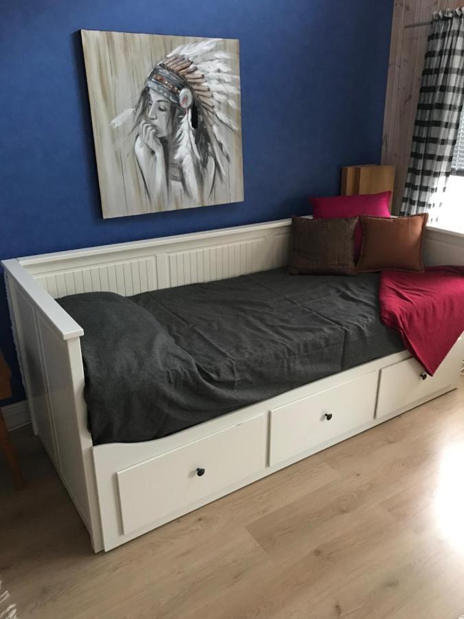 Trevlig Stuga Pa Landet, Centralt 8Km Fran Centrum Eskilstuna Exterior foto